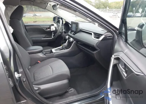 2021 Toyota Rav4 Xle z USA, uszkodzony, nr VIN 2T3W1RFV9MC113544